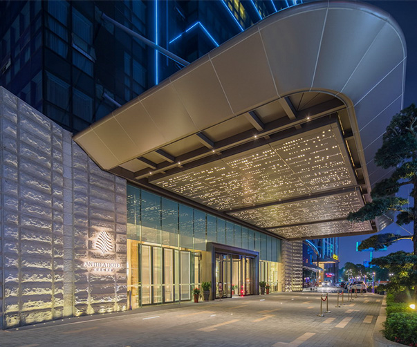 后現代公寓品牌設計：大膽色彩、藝術與幾何形狀的完美融合